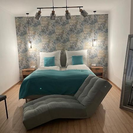 Rez Apartmanok Gyula Kültér fotó